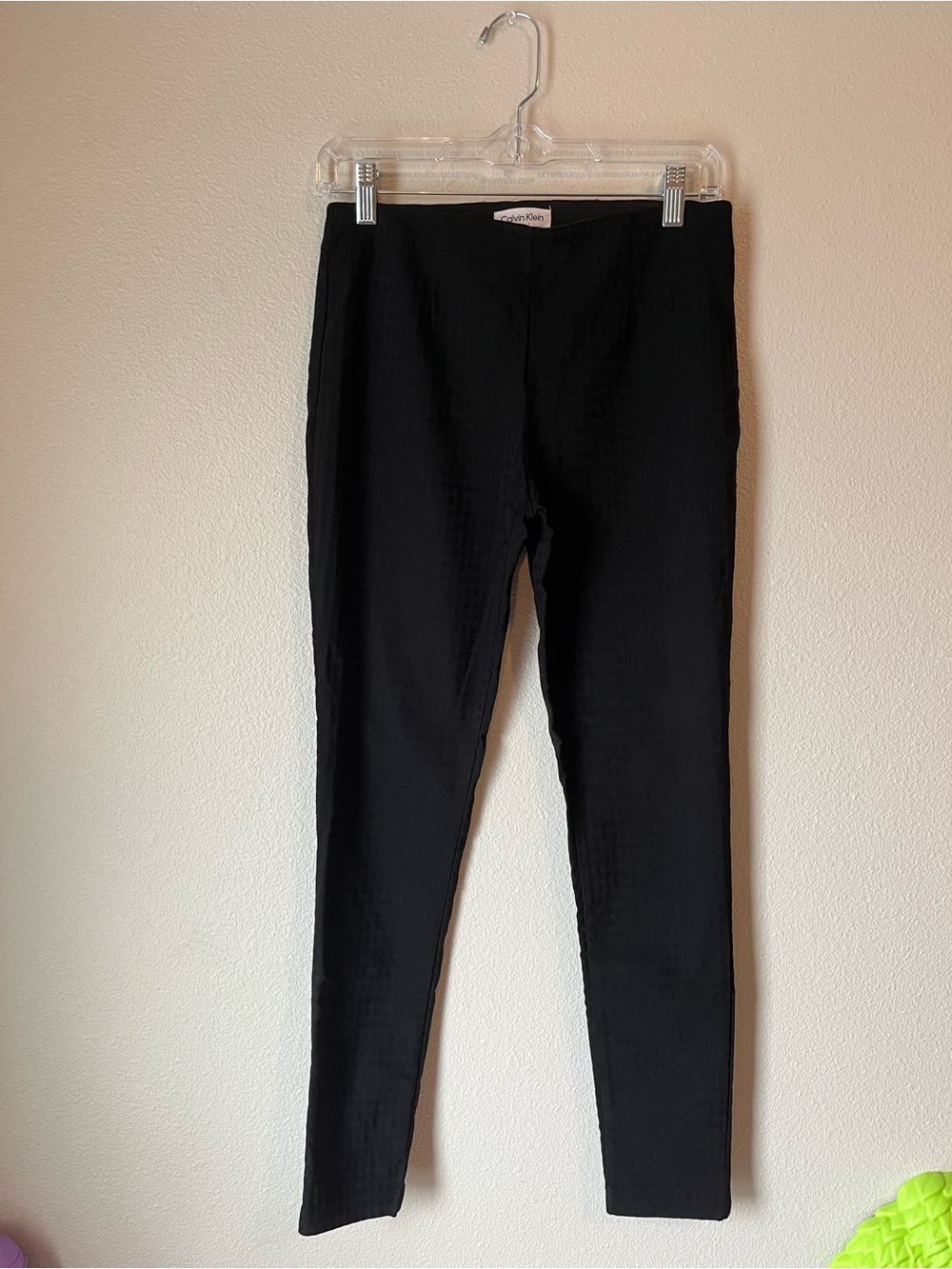 Calvin Klein Women's Black Textured Mid-Rise Slim Leg Trousers